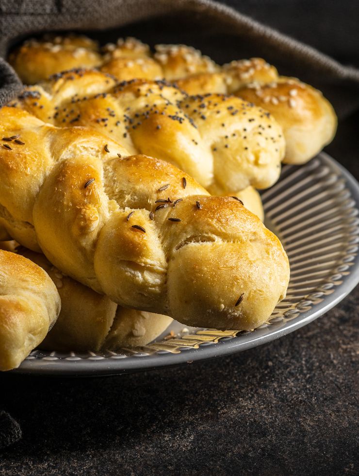 Onion Rolls (Plaited)