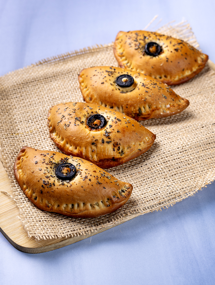 Veg Pesto Cheese Calzone