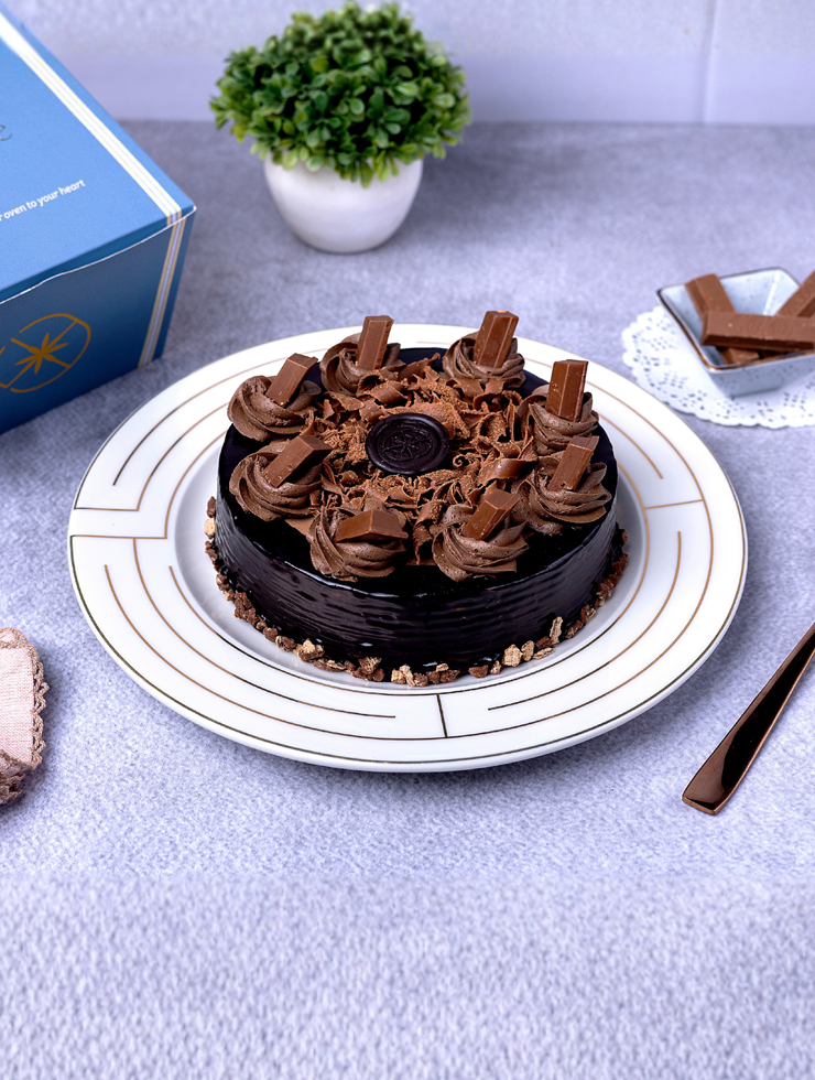 Kit-Kat-Chocolate-Cake