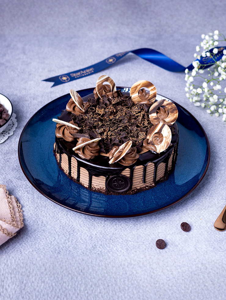 Rich Chocolate Mousse Cake
